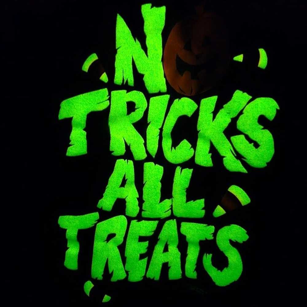 Vintage Halloween T Shirt Mens Size Small Glow In… - image 4