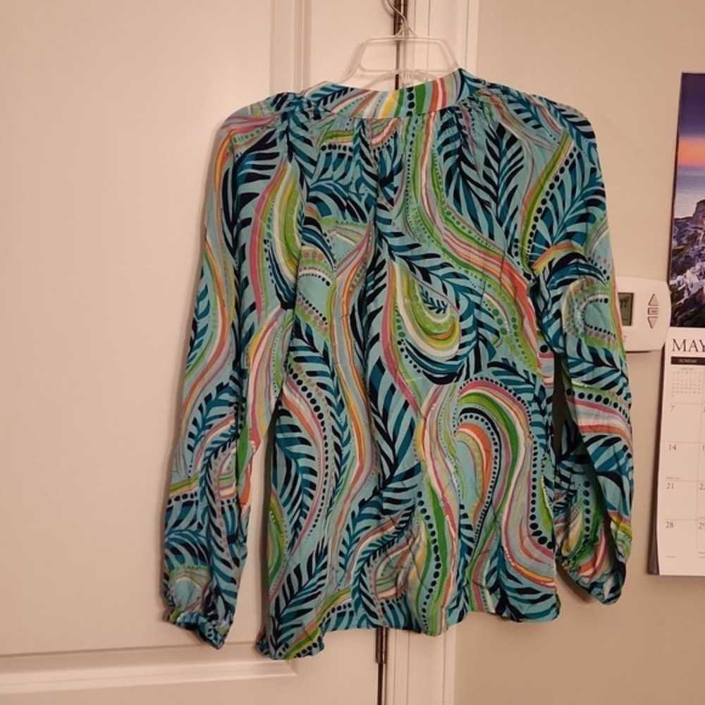 Lilly Pulitzer Elsa Blouse in Blue & Green 100% S… - image 6