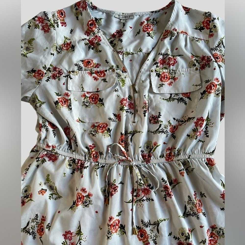 Beautiful Floral Blouse - image 8