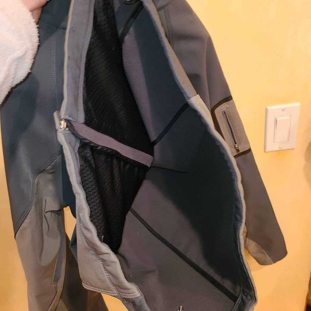 LL Bean Waterproof Windbreaker Jacket Coat unisex… - image 6