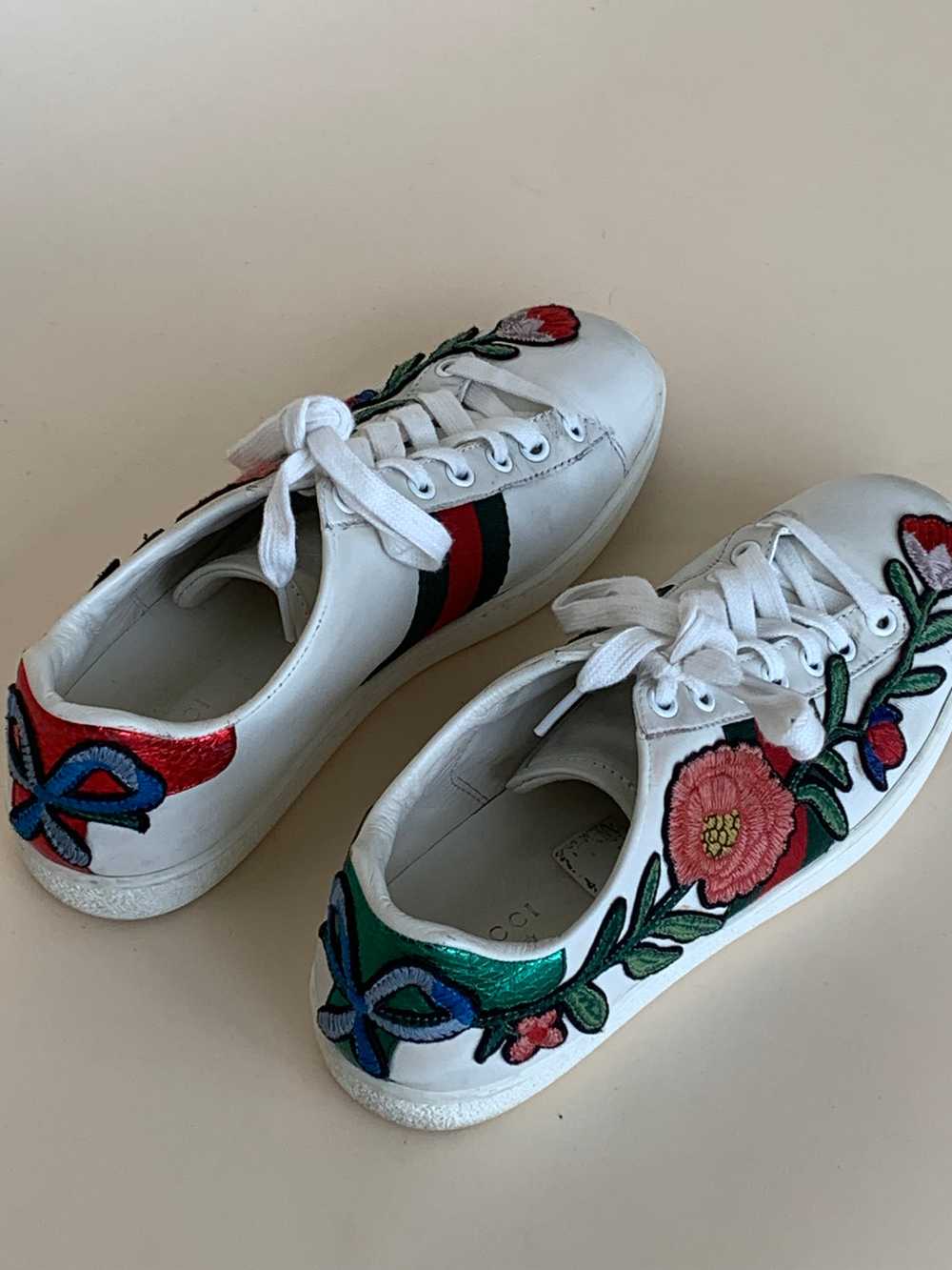 Gucci floral Ace sneaker - image 5