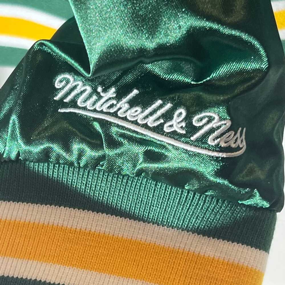 Women’s Mitchell and Ness Green Bay Packers throw… - image 4