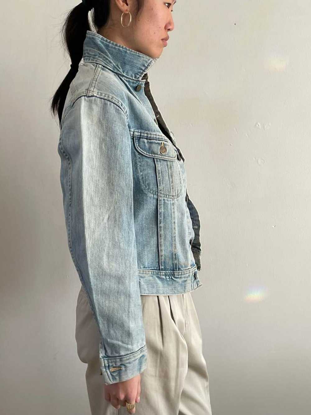 Vintage Lee light wash faded denim jean jacket - image 3