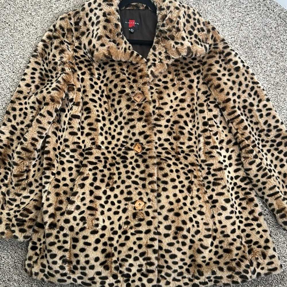 Gallery brown beige leopard faux fur coat size la… - image 5