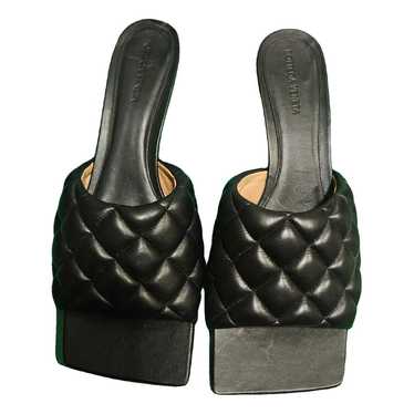 Bottega Veneta Bloc leather heels