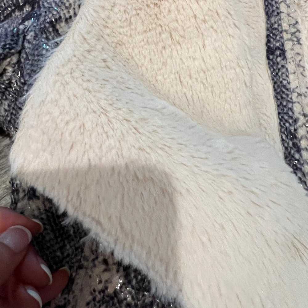 Snakeskin Embossed Silky Fleece Lined Jacket! - image 2
