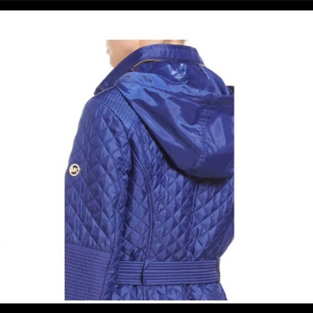 MICHAEL KORS QUILTED BELTED JACKET - image 3