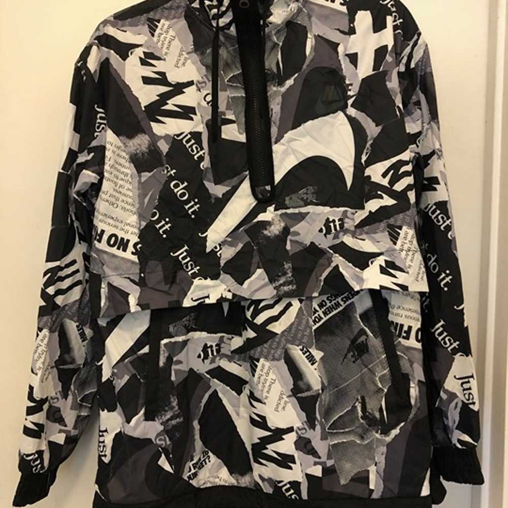 Nike windbreaker Very good condition - Adult size… - image 1