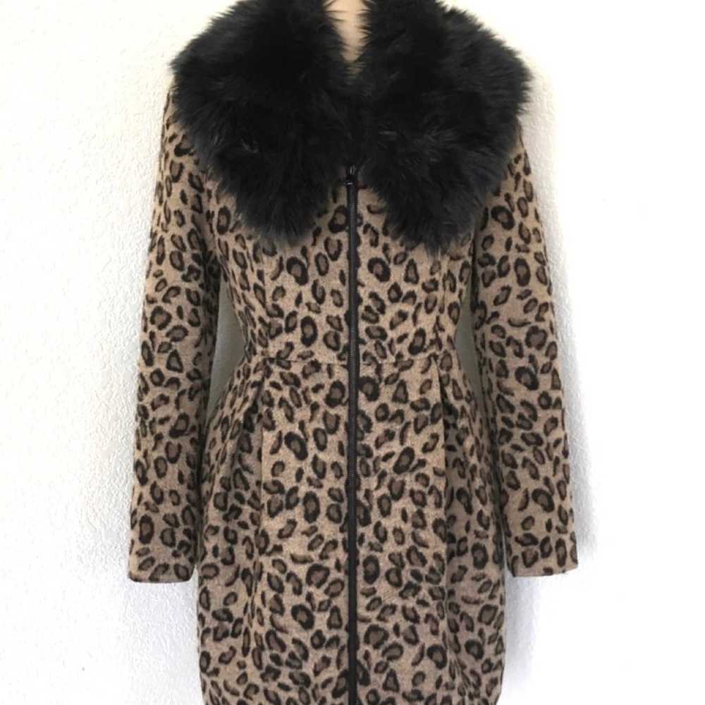 VENUS Fitted Leopard Coat size 10 - image 1