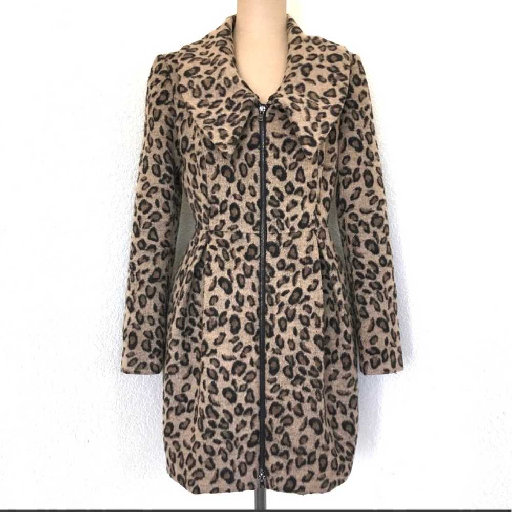 VENUS Fitted Leopard Coat size 10 - image 3