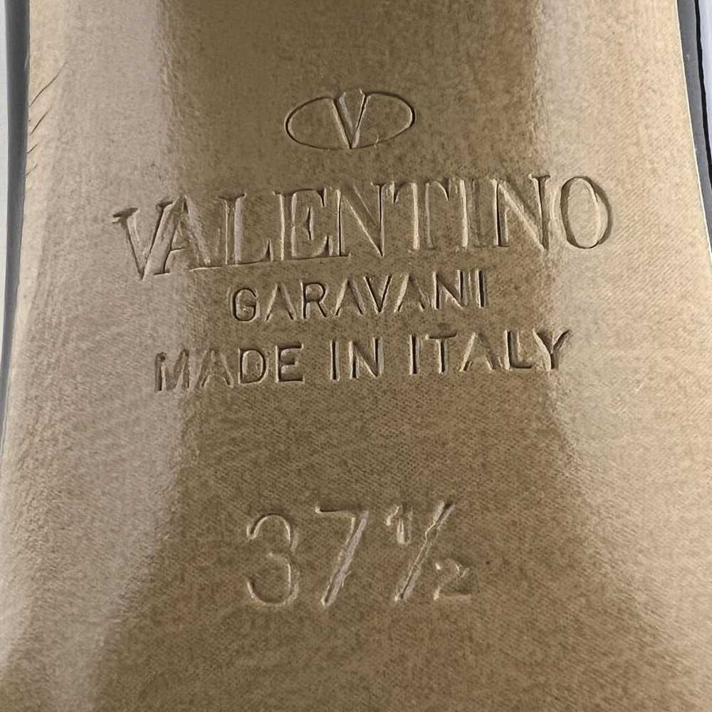 Valentino Garavani One Stud patent leather heels - image 7