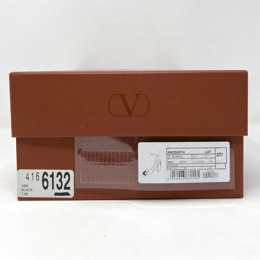 Valentino Garavani One Stud patent leather heels - image 9
