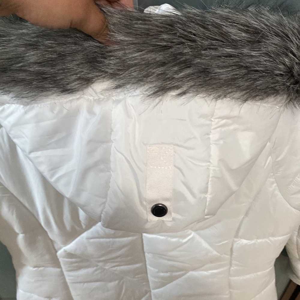 White Faux Fur-Lined Hooded Puffer Jacket - Women… - image 10