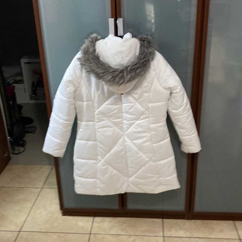 White Faux Fur-Lined Hooded Puffer Jacket - Women… - image 8