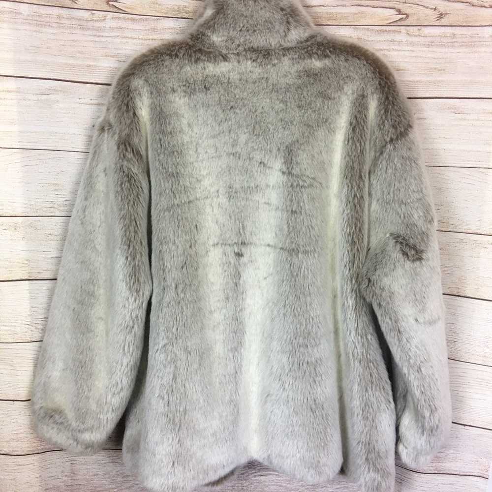 Gorgeous Faux Fur Grey Fox Coat - image 9