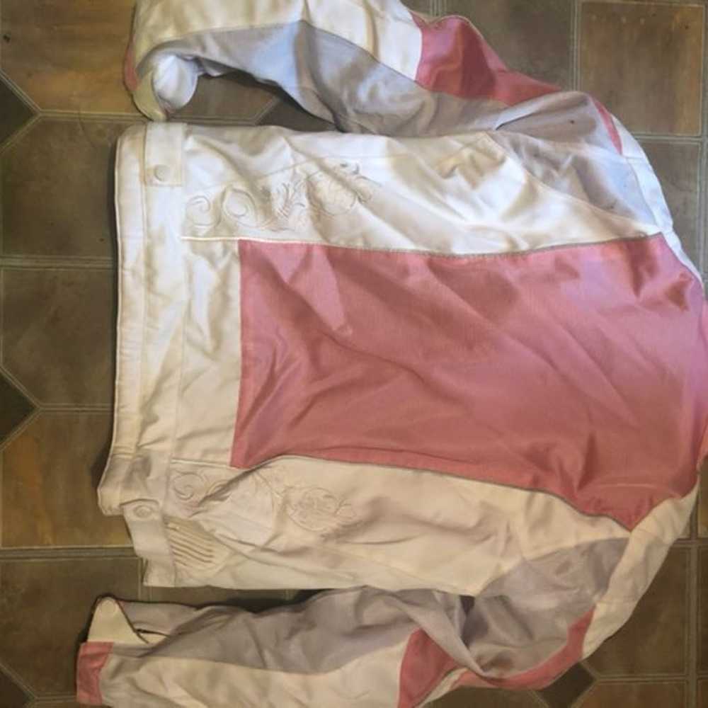 White & pink castle jacket - image 4