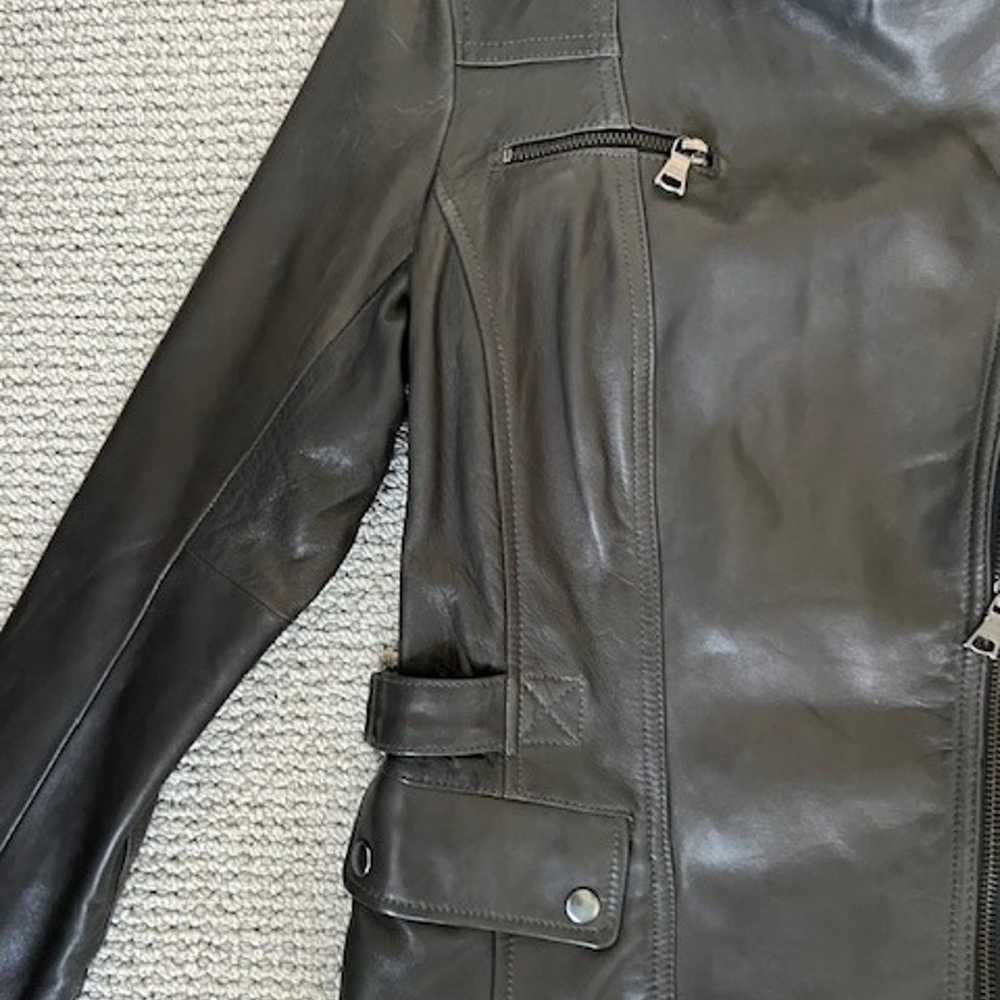 Banana Republic Leather Motorcycle Jacket in XS - image 9