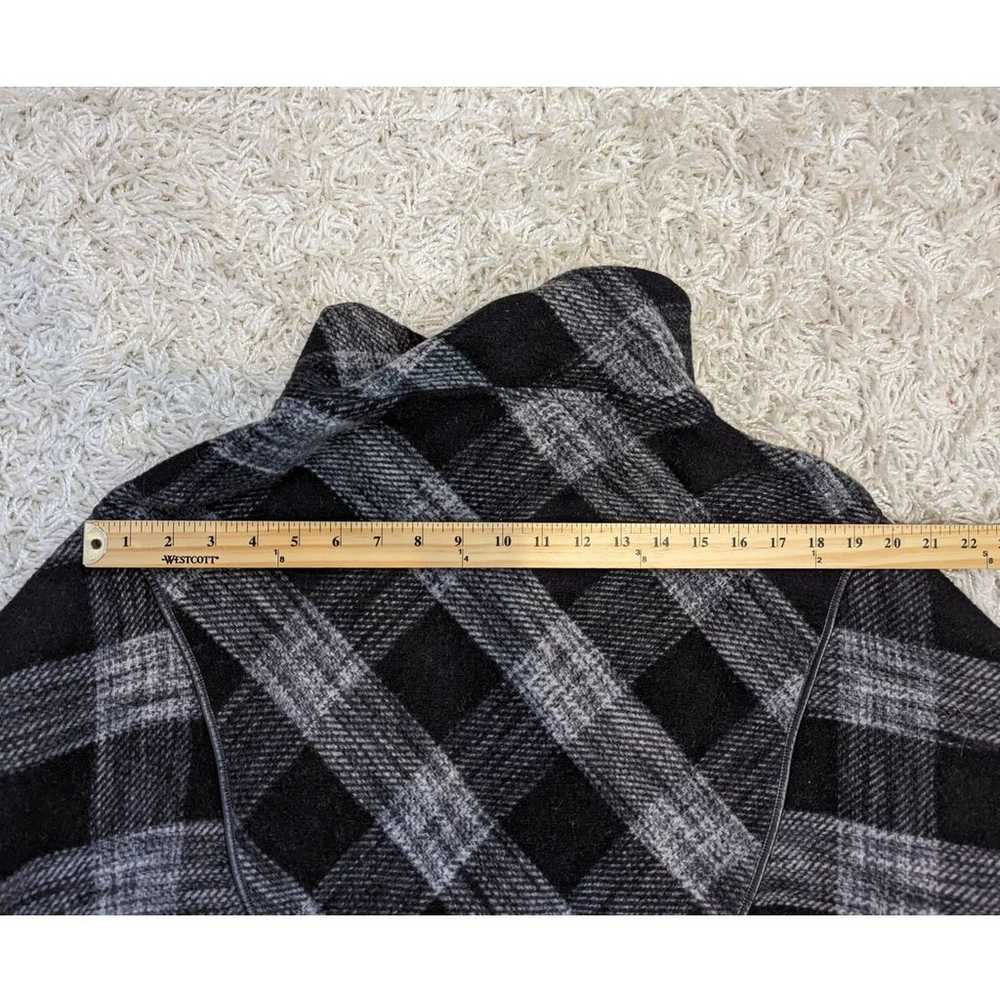 Smartwool Short Sleeve Plaid Cape Coat Black and … - image 10
