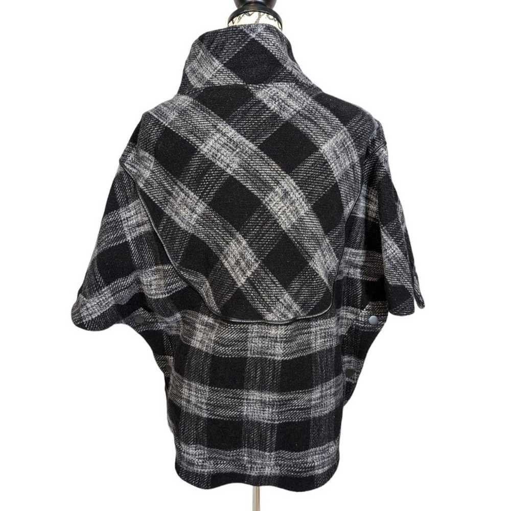 Smartwool Short Sleeve Plaid Cape Coat Black and … - image 3
