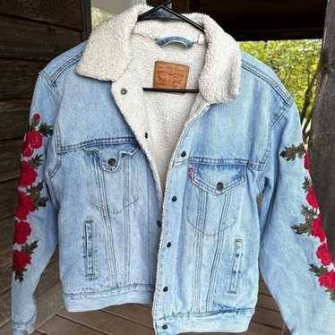 Levi’s Sherpa lined embroidered rose trucker jack… - image 1