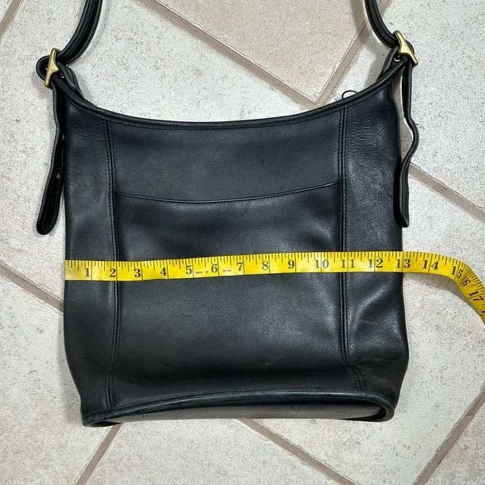 Coach Vintage Black Leather Zip Top Shoulder Bag … - image 11