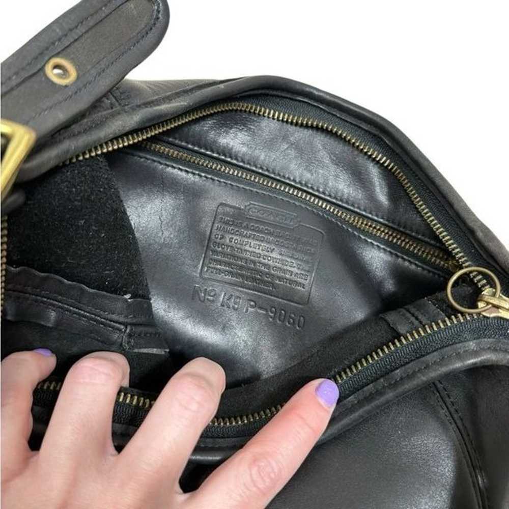 Coach Vintage Black Leather Zip Top Shoulder Bag … - image 9