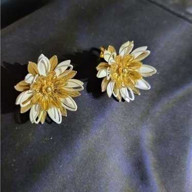 Vintage 50s Sarah Coventry Clip on Earrings - image 1