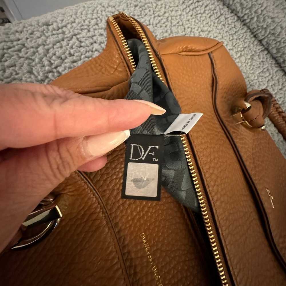 DVF AUTHENTIC Leather Purse - image 7