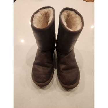 UGG Brownstone leather shearling boots. Size 8.
