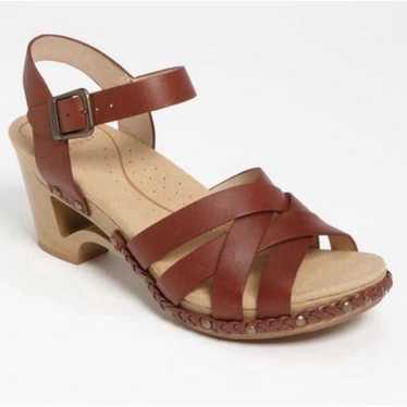 Dansko Tru Sandal 40 Cognac Brown Cutout Heel