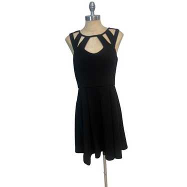 Betsey Johnson Cutout Box Pleat Black Dress Size 1