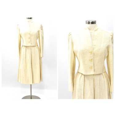 Vintage 60s Vintage White Boucle' Knit Skirt Suit… - image 1