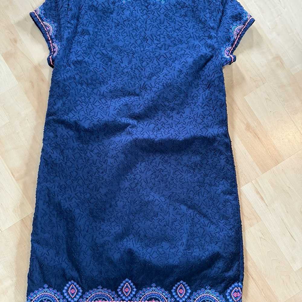Vineyard Vines Navy Blue Embroidered V Neck Dress… - image 4