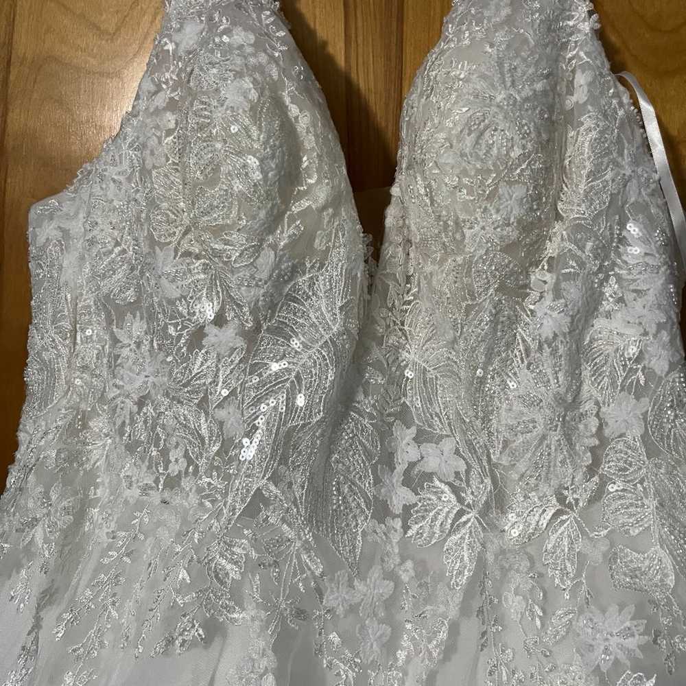 wedding dress size 16 - image 10