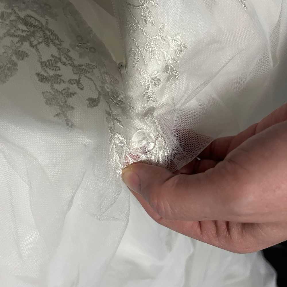 wedding dress size 16 - image 6
