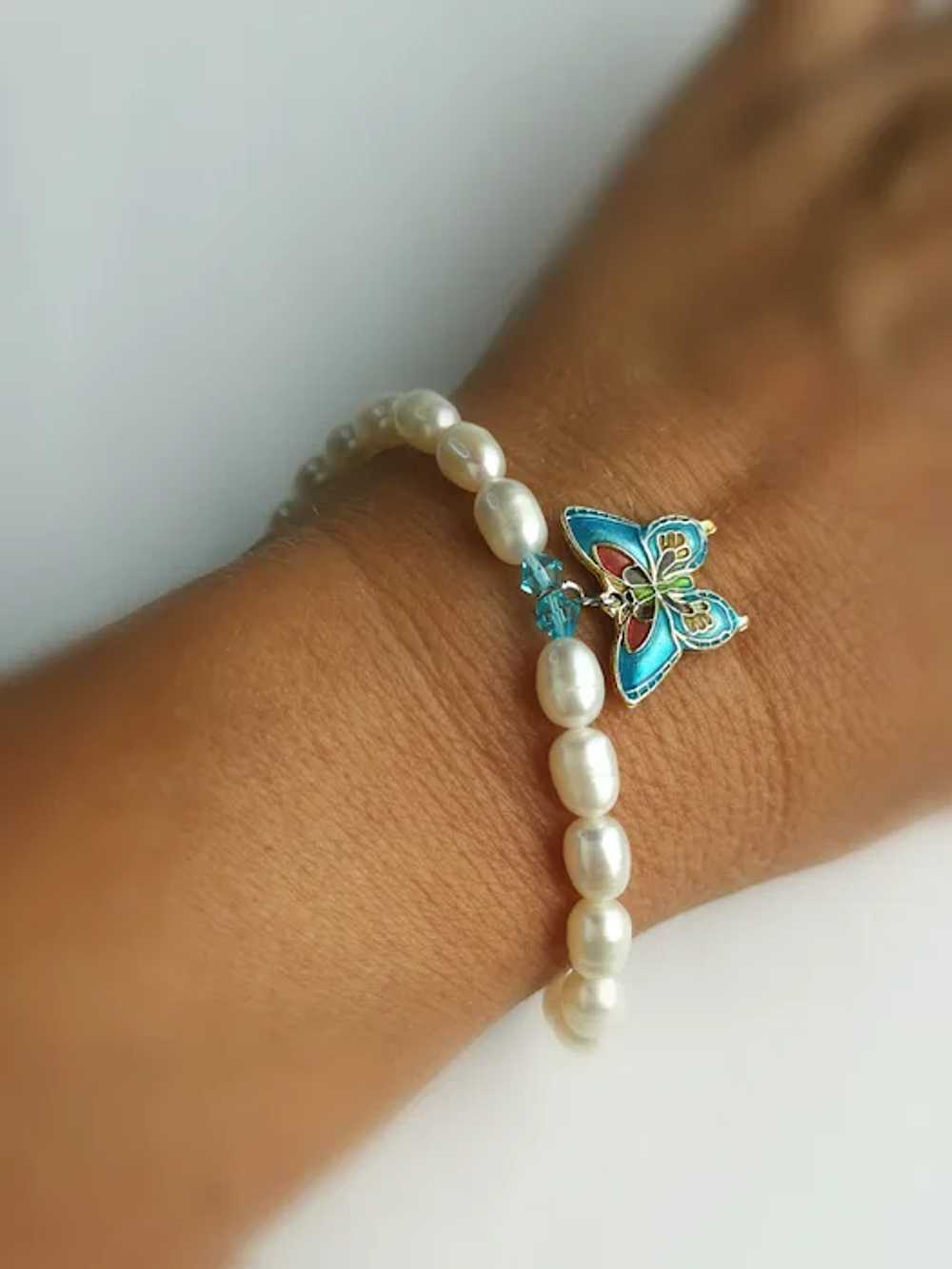 White Freshwater Pearl Bracelet with Cloissone Bu… - image 2