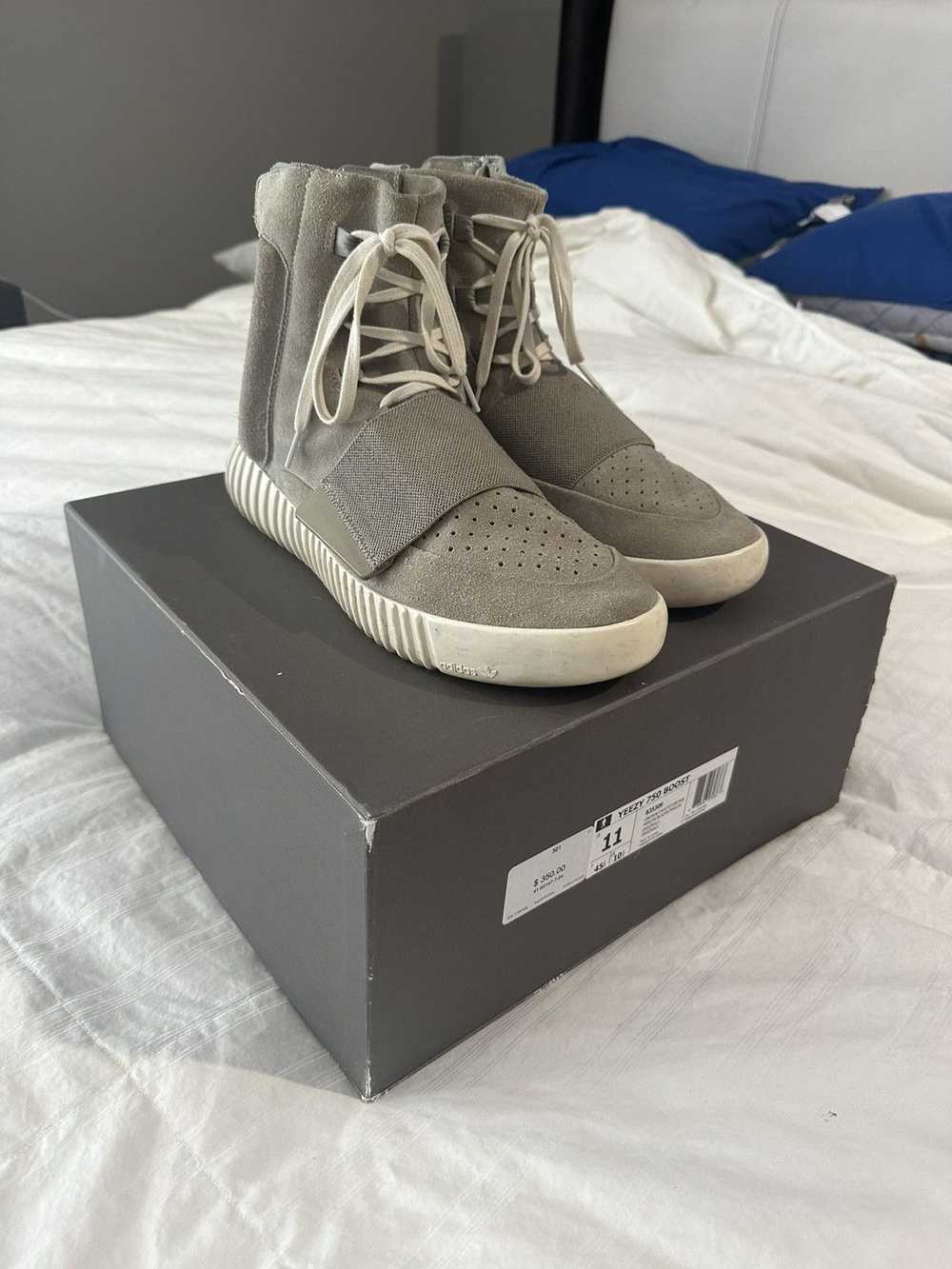 Adidas Yeezy 750 Light Gray Size 11 - image 1