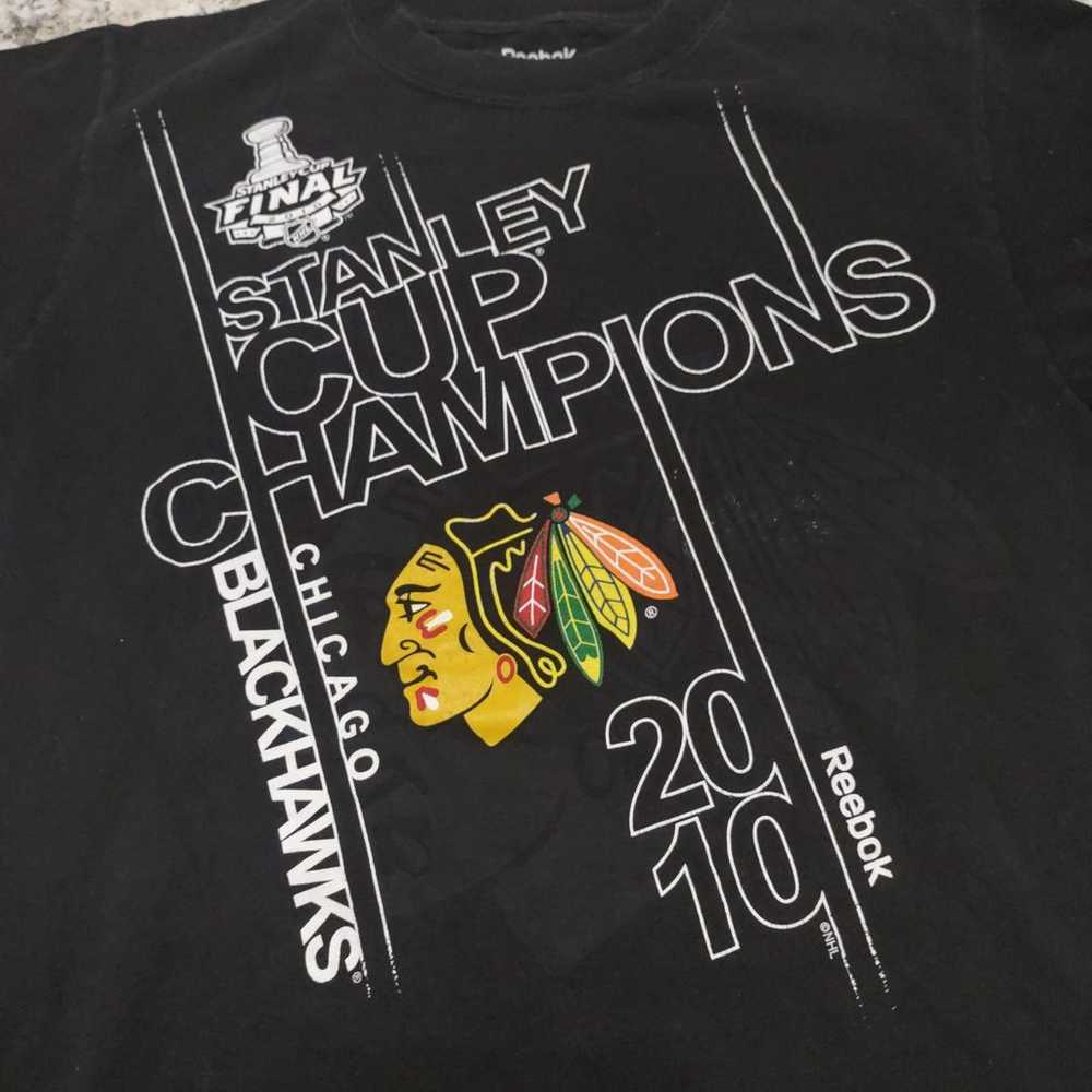 Chicago Blackhawks T-shirt Size Small - image 2