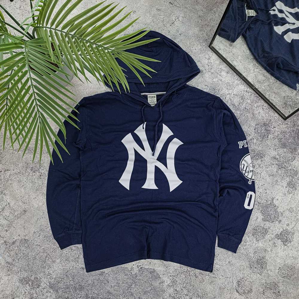 New York Yankees Yankees thin hoodie - image 1