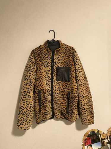Streetwear × Supreme supreme reversible leopard sh