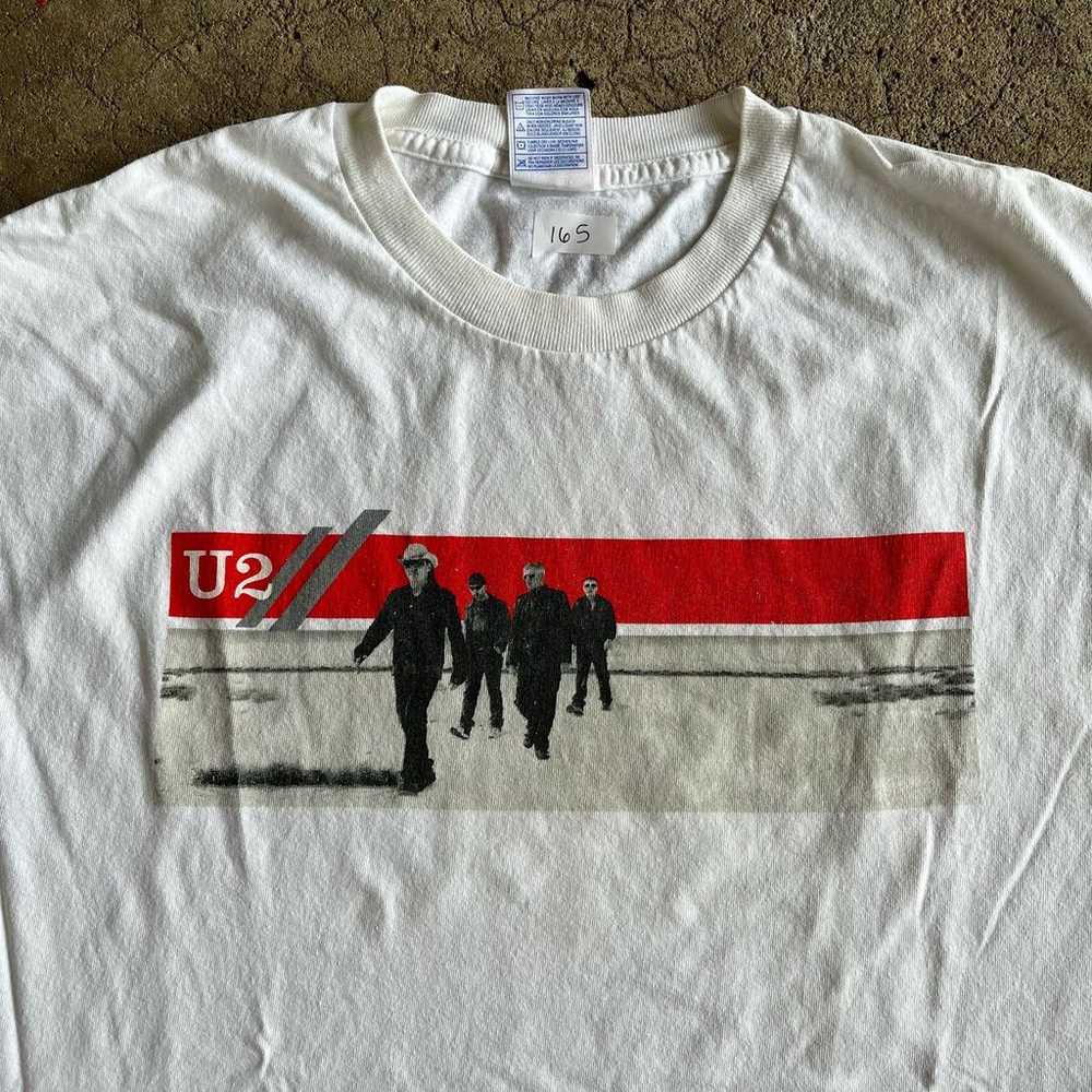 Vintage U2 2005 Vertigo Tour Tee Band Tee Alt Roc… - image 8