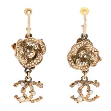 CHANEL Metal Pearl CC Camellia Dangle Earrings Gol