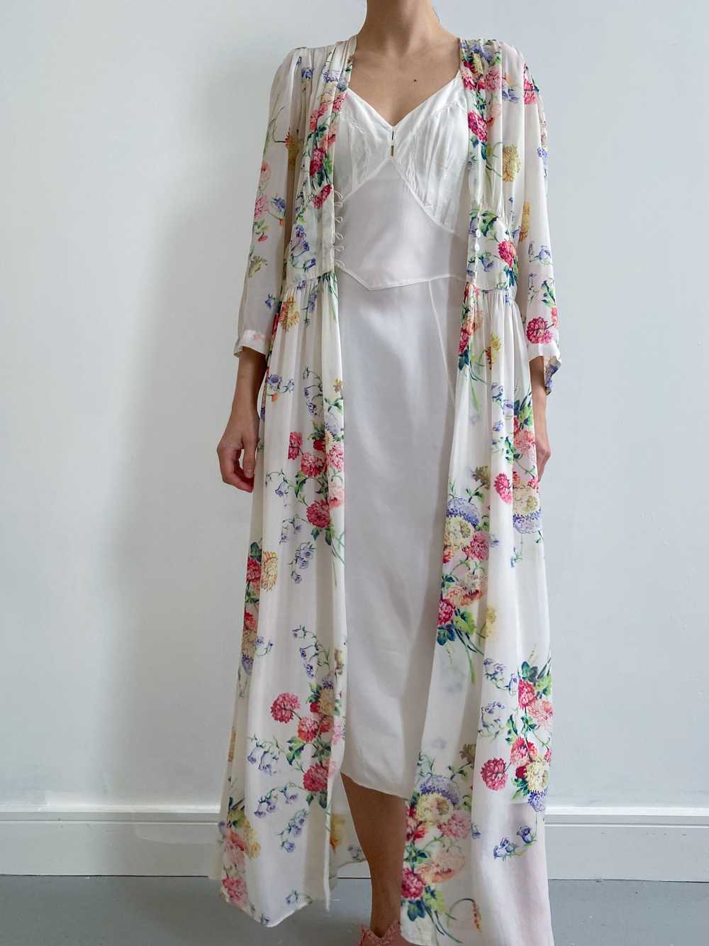 1940s Floral Robe with Button Up Front M/L - Abso… - image 2