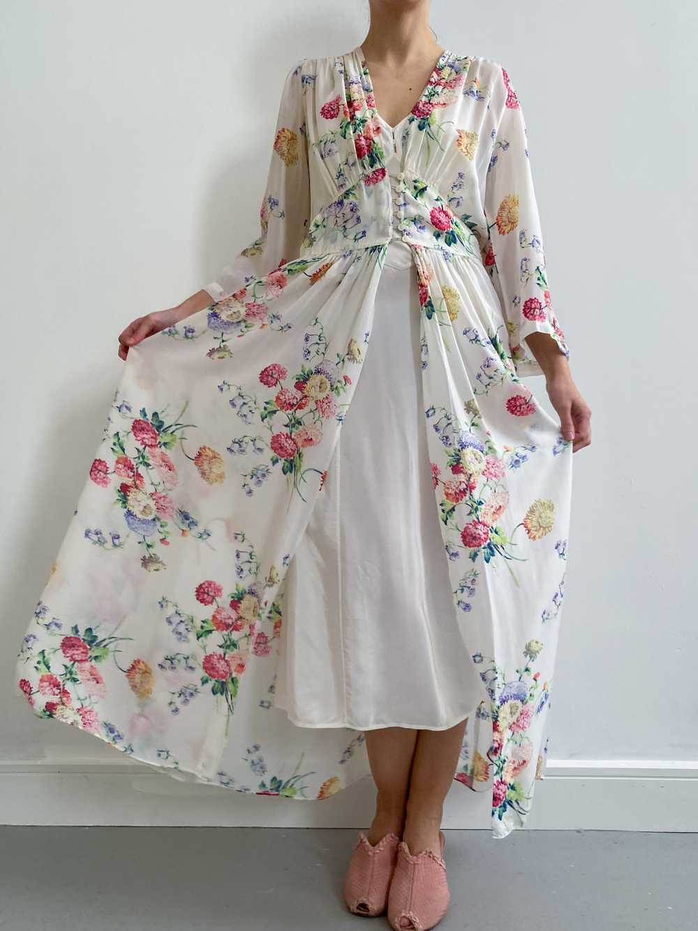 1940s Floral Robe with Button Up Front M/L - Abso… - image 5