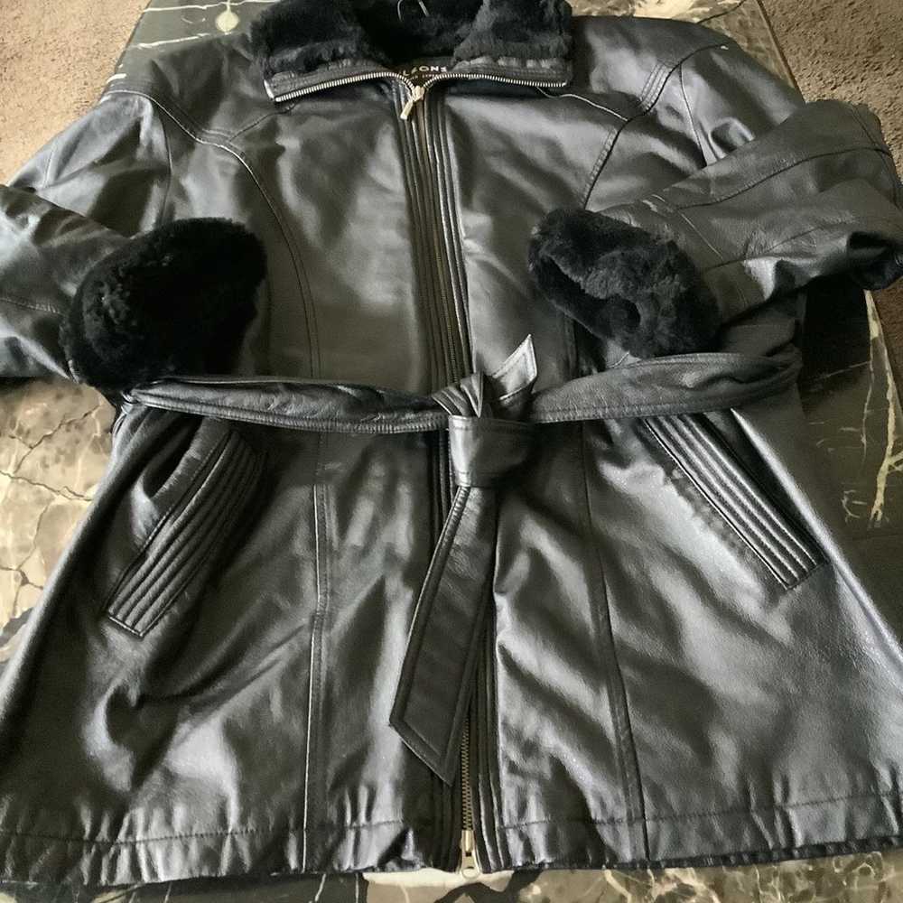 Y2k Wilsons black leather belted fur lined coat S… - image 1