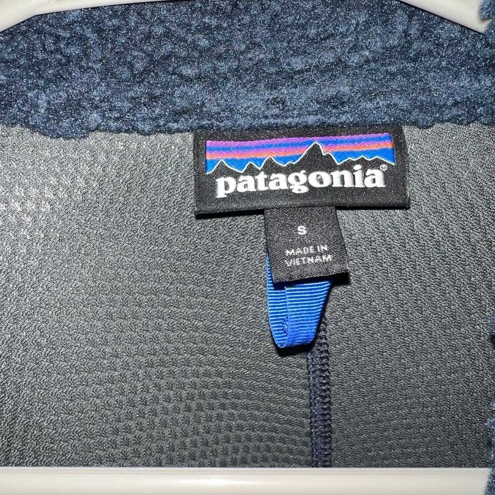 Patagonia sherpa jacket - image 4
