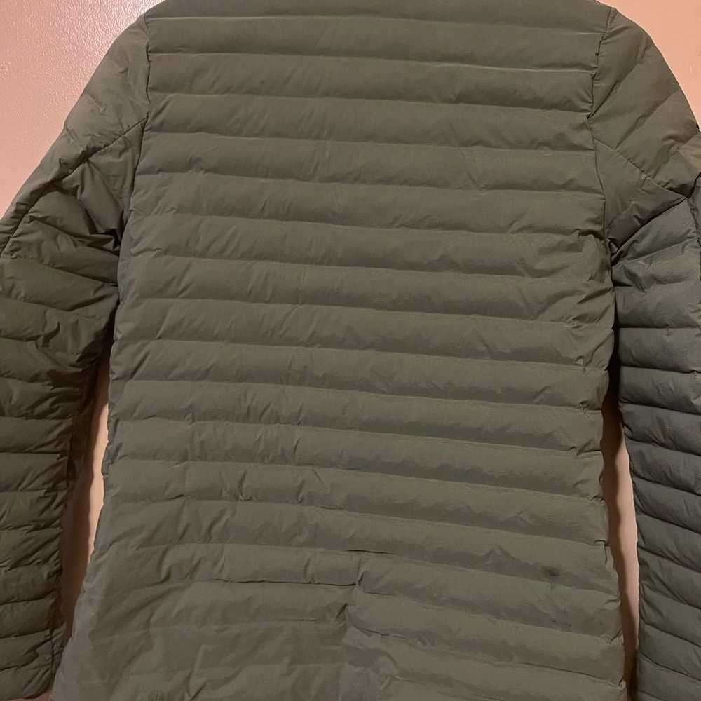 Green Lululemon Grey Goose Down jacket size 6 - image 7