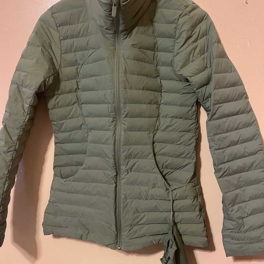 Green Lululemon Grey Goose Down jacket size 6 - image 8