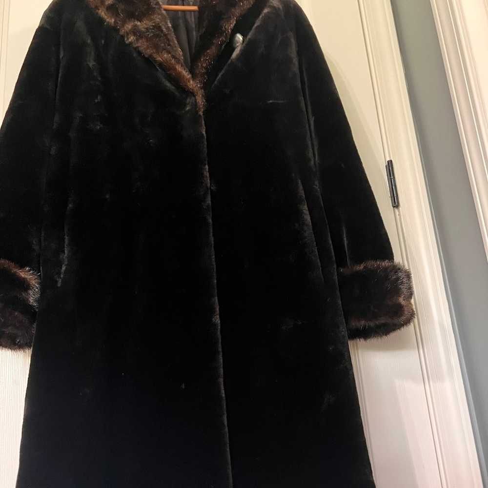 GALLERY Faux Soft Fur Winter Coat hooded Women Sm… - image 4
