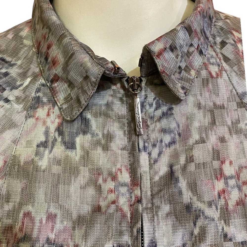 Giorgio Armani Cropped Jacket with Silk Lining It… - image 2